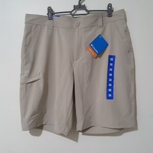 Columbia Tan Cargo Shorts Lightweight Versatile